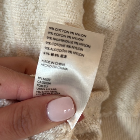 FREE PEOPLE SWEATER. - Picture 3 of 3